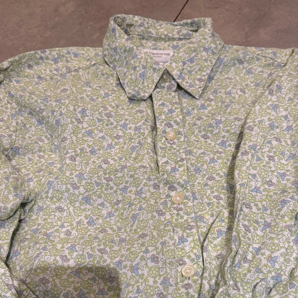 Liz Claiborne Floral Button-Down Shirt in Sage Green & Pale Blue